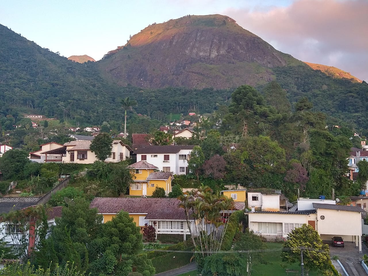 Oportunidade em Teresópolis – Imóvel com Potencial Comercial ou Residencial — Foto 6